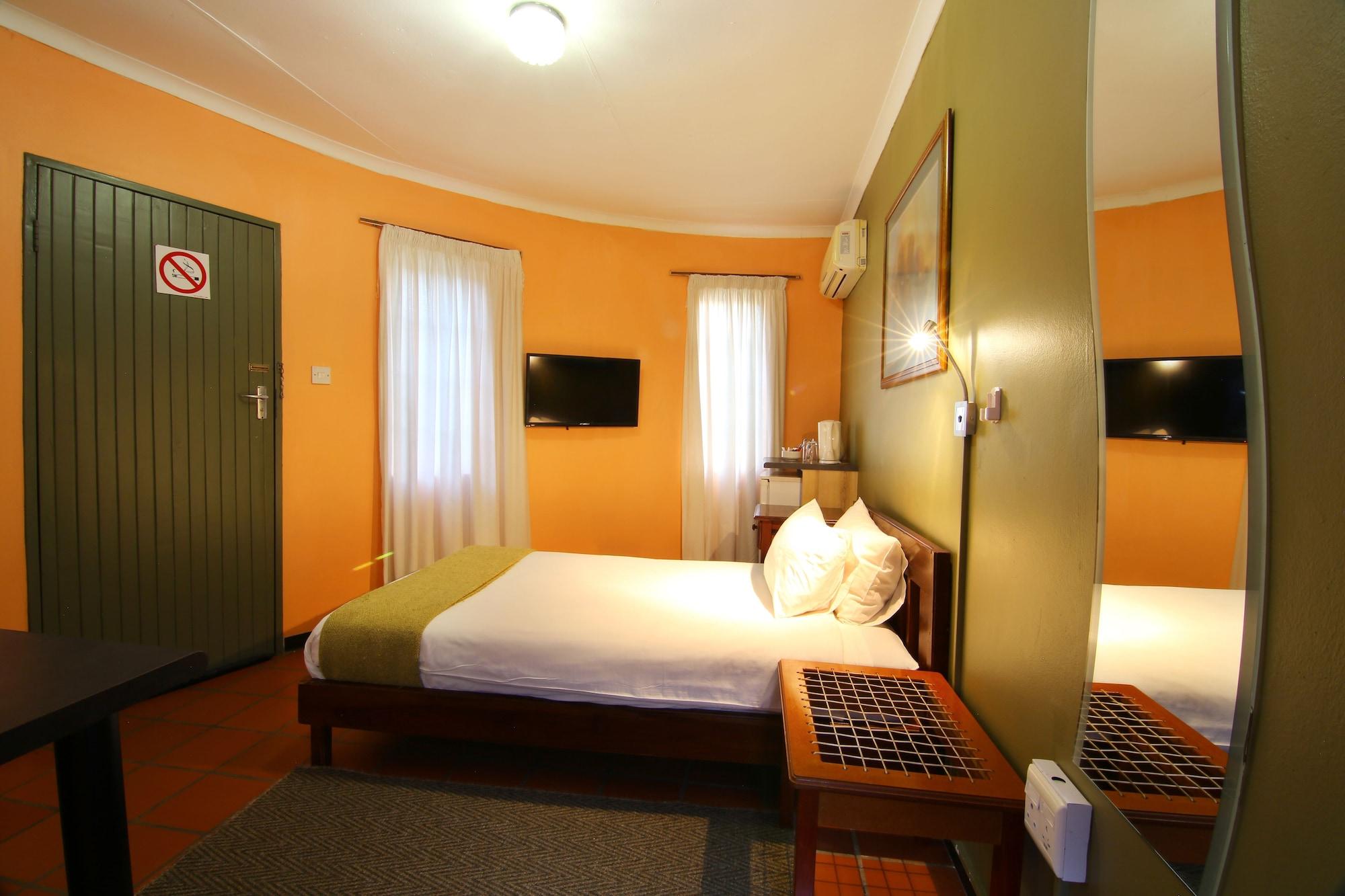 Kalahari Arms Hotel Khemsbok Buitenkant foto