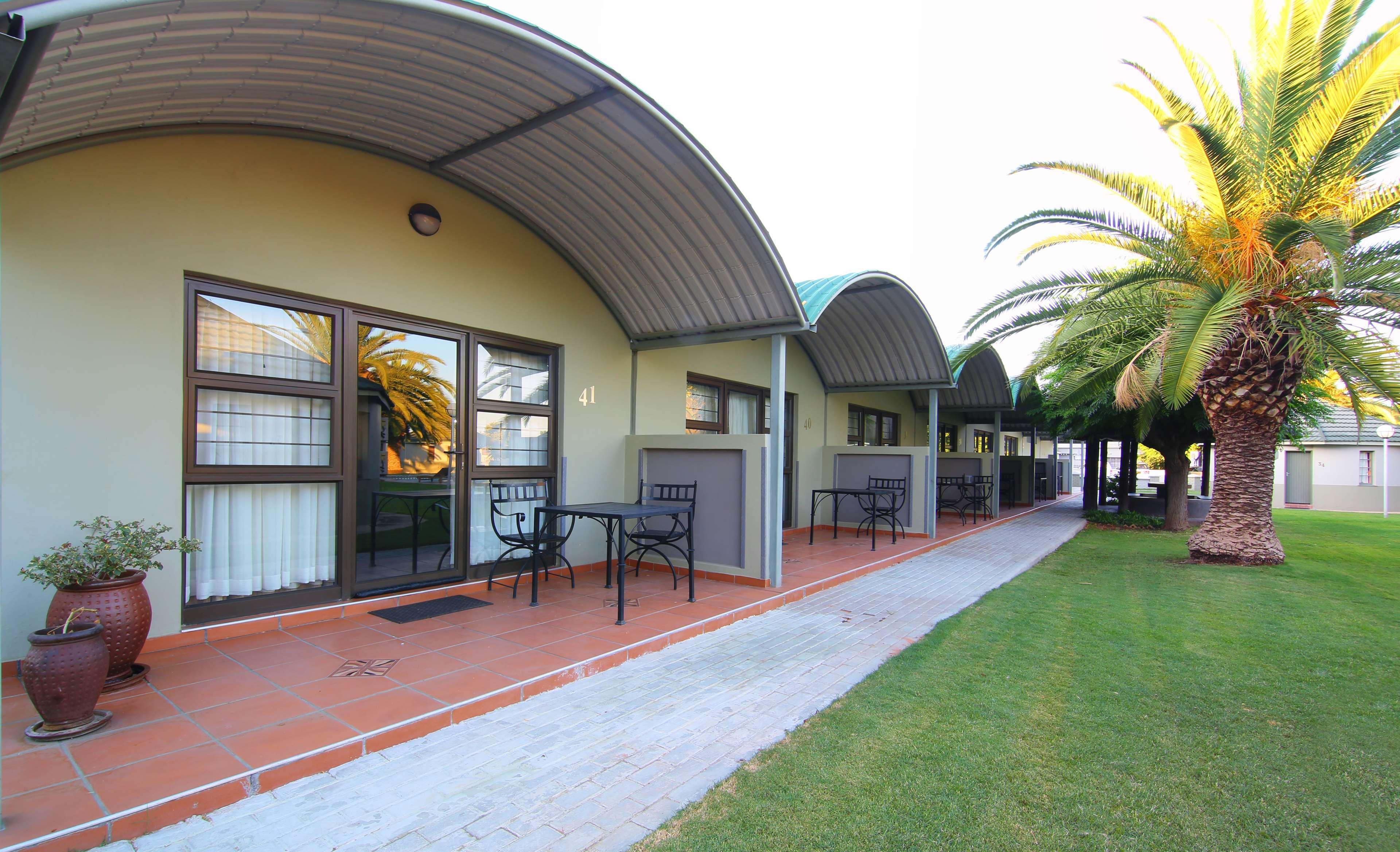 Kalahari Arms Hotel Khemsbok Buitenkant foto