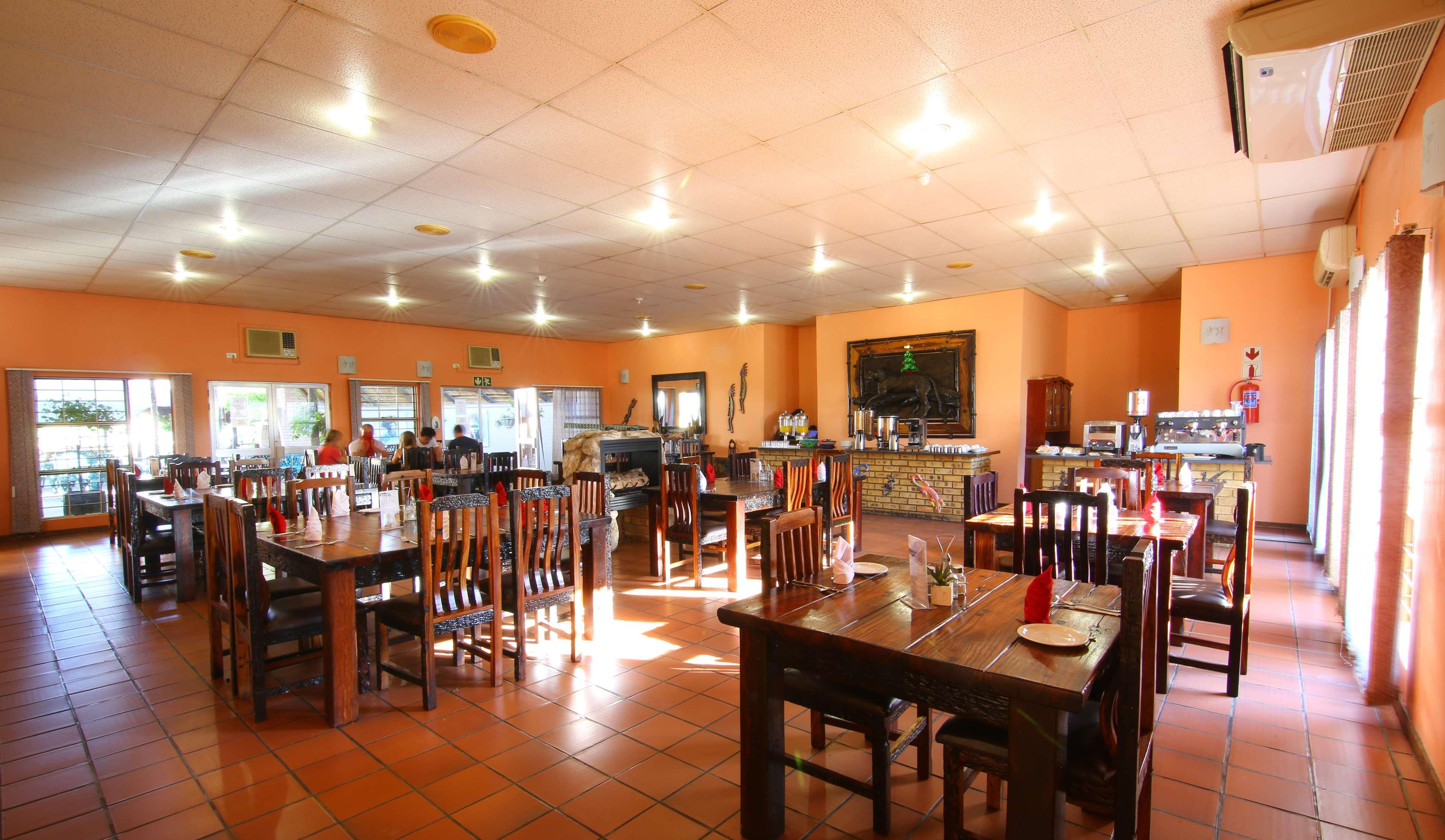 Kalahari Arms Hotel Khemsbok Buitenkant foto