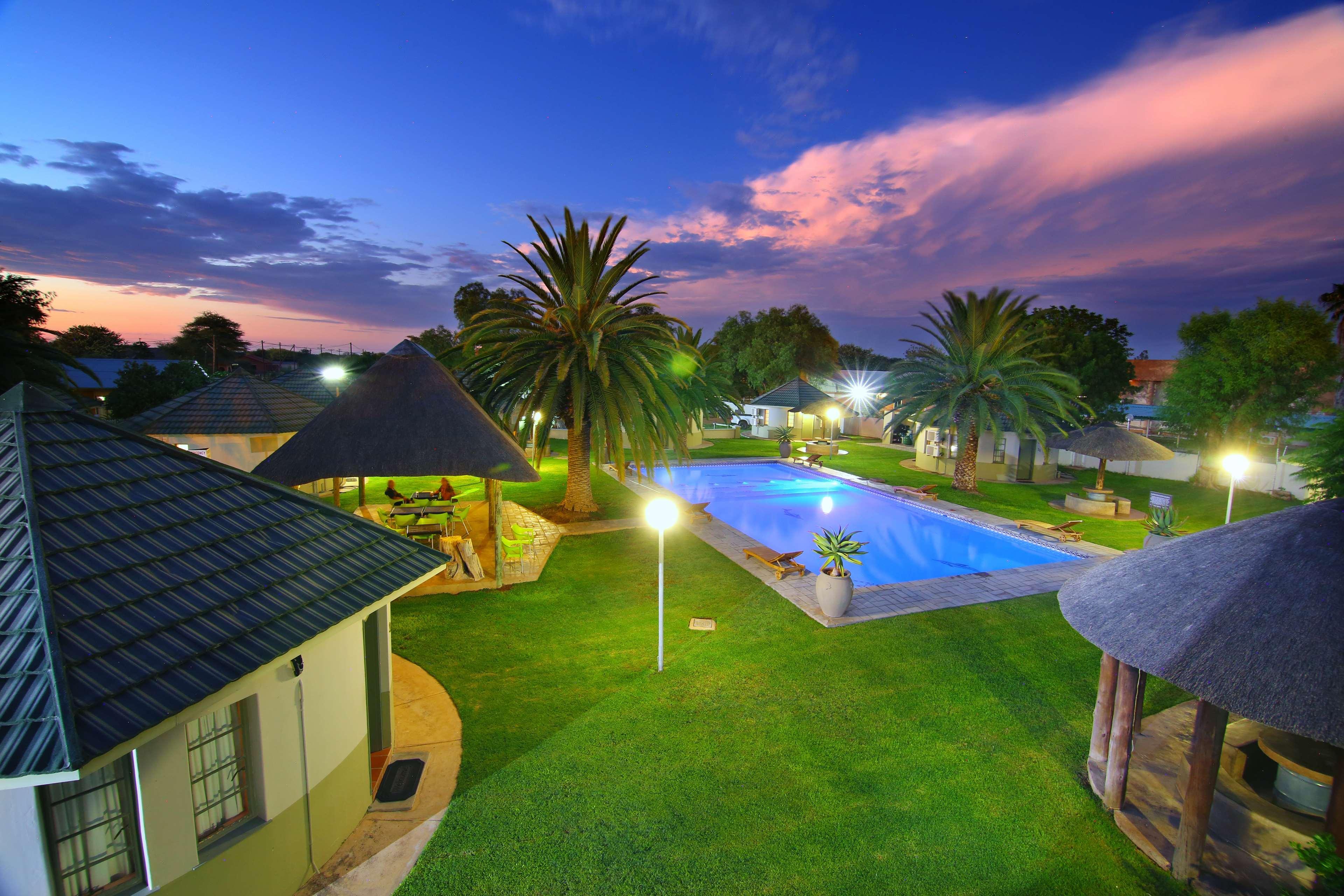 Kalahari Arms Hotel Khemsbok Buitenkant foto