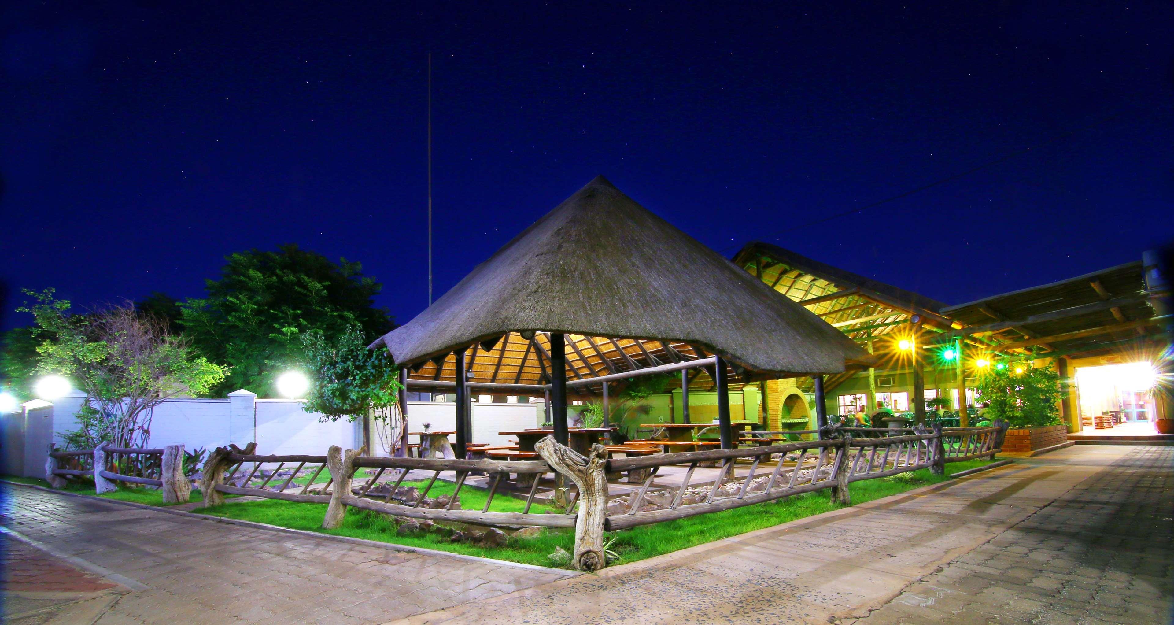 Kalahari Arms Hotel Khemsbok Buitenkant foto