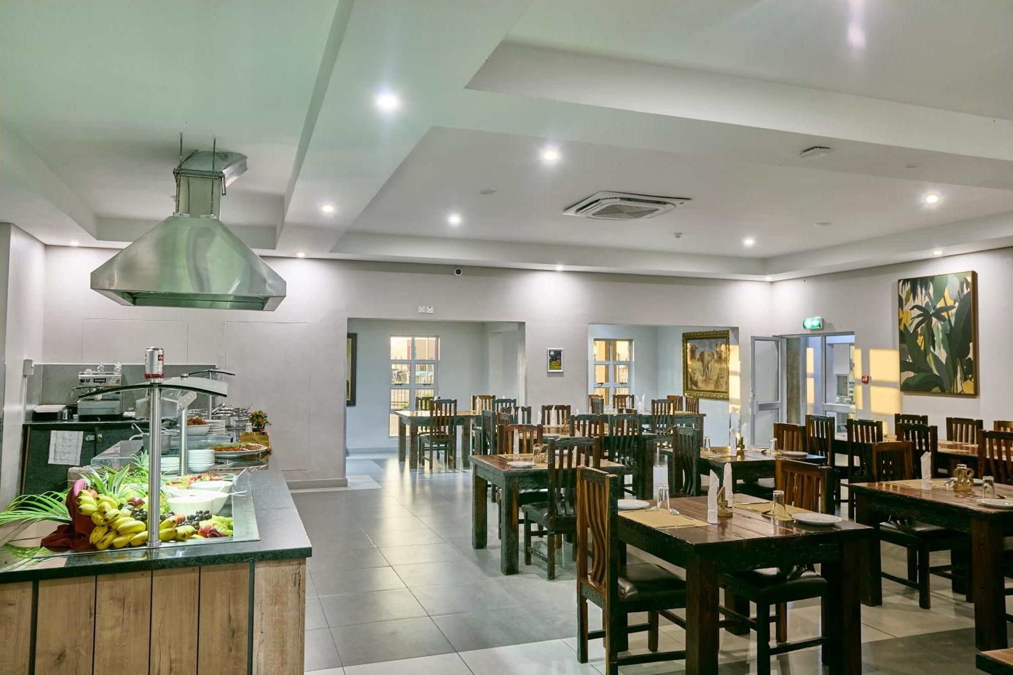 Kalahari Arms Hotel Khemsbok Buitenkant foto