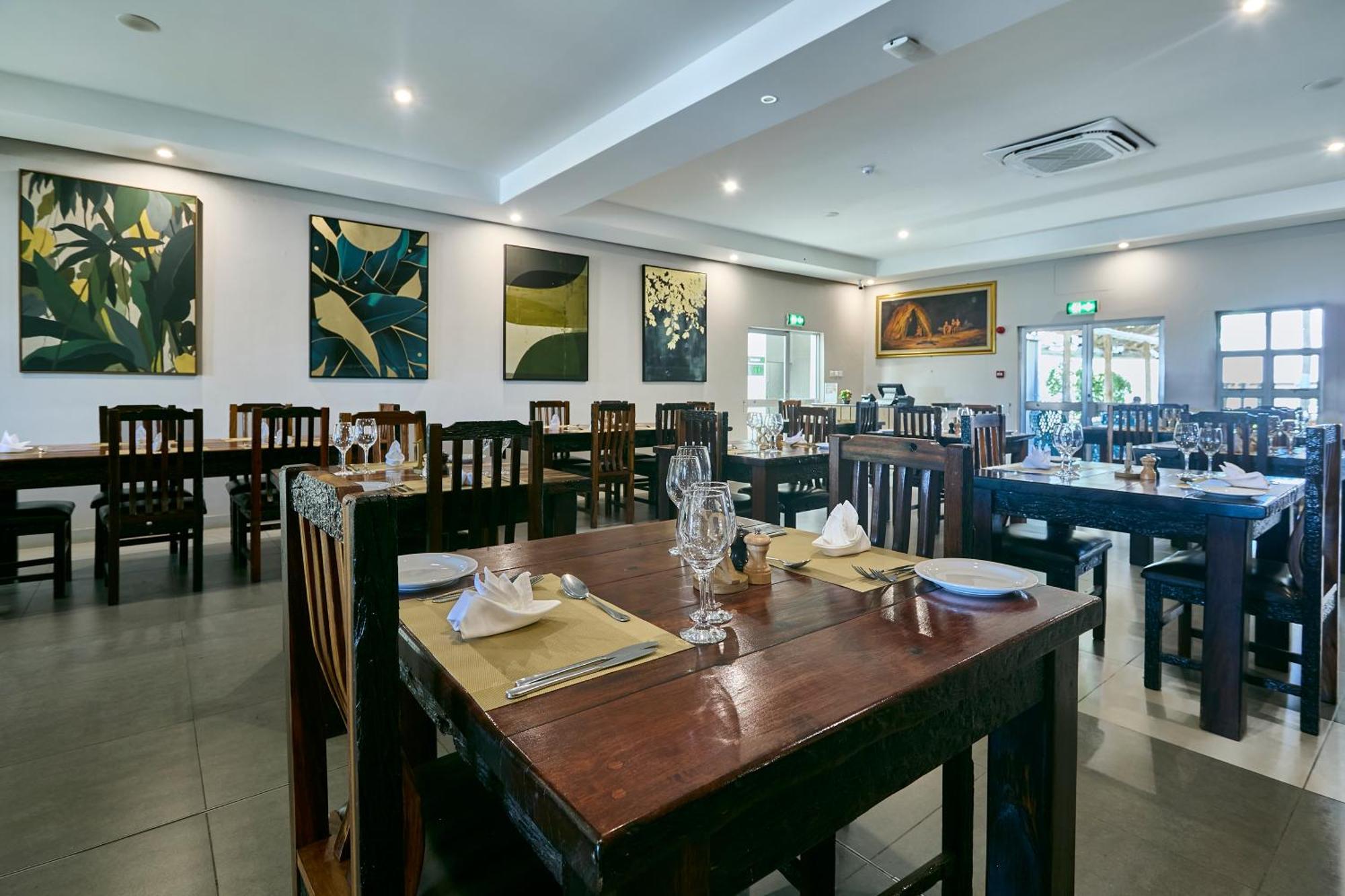 Kalahari Arms Hotel Khemsbok Buitenkant foto