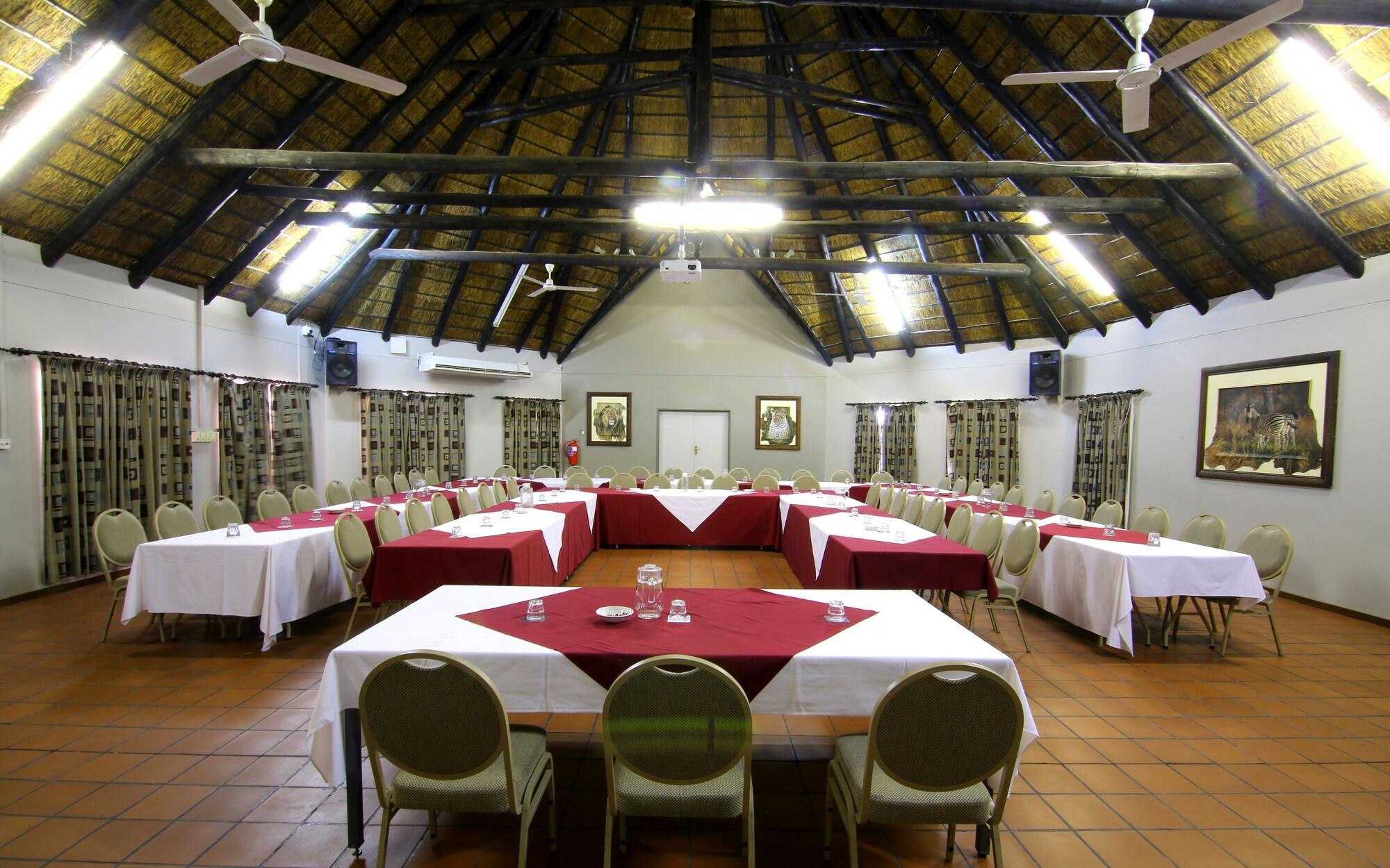 Kalahari Arms Hotel Khemsbok Buitenkant foto