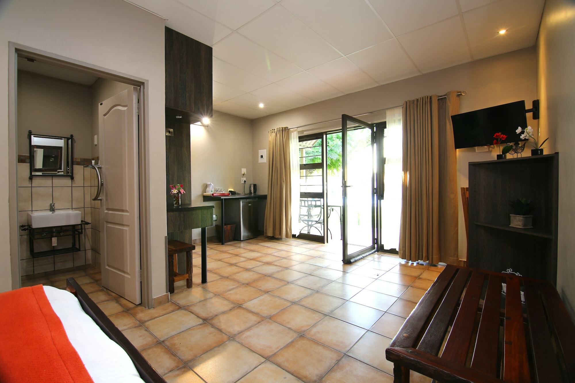 Kalahari Arms Hotel Khemsbok Buitenkant foto