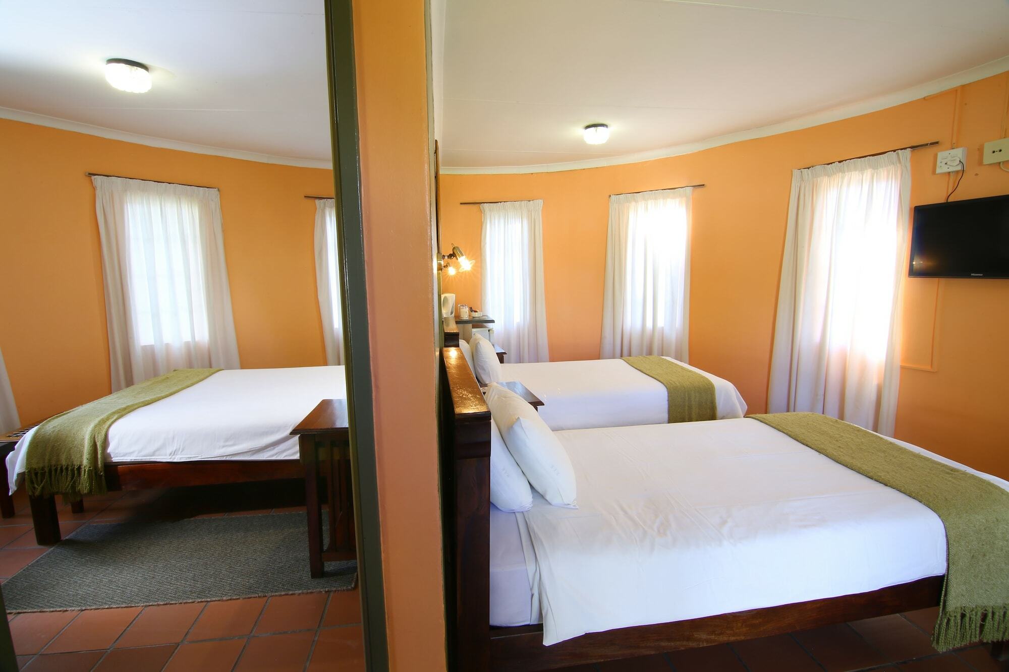 Kalahari Arms Hotel Khemsbok Buitenkant foto